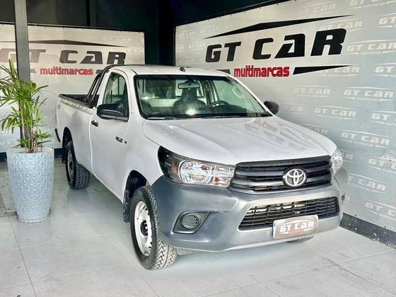 TOYOTA HILUX 2.8 D-4D TURBO DIESEL CS 4X4 MANUAL TOYOTA HILUX 2.8 D-4D TURBO DIESEL CS 4X4 MANUAL
